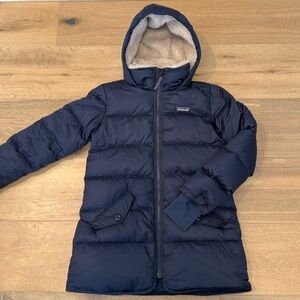 Patagonia kids long down puffy coat hooded navy blue size small 7-8